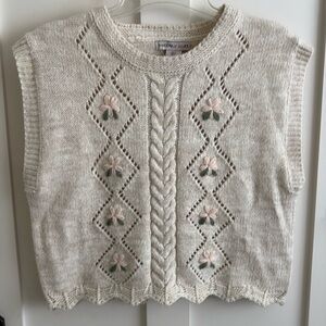 EUC Sincerely Jules oatmeal & pink Floral Embroidered Sweater Vest Sz L